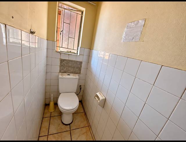 23 BEDROOM HOUSE FOR SALE IN BEDWORTH PARK